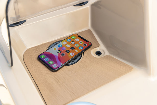 ROKK Wireless SURFACE 12/24V Waterproof Phone Charging