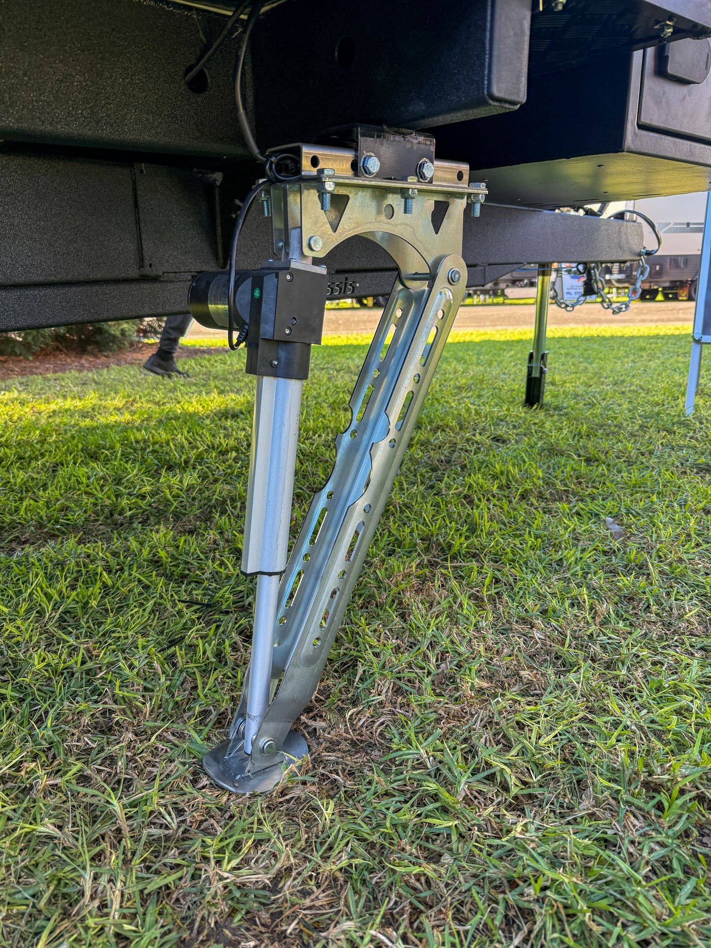 Electric Stabilizer Legs