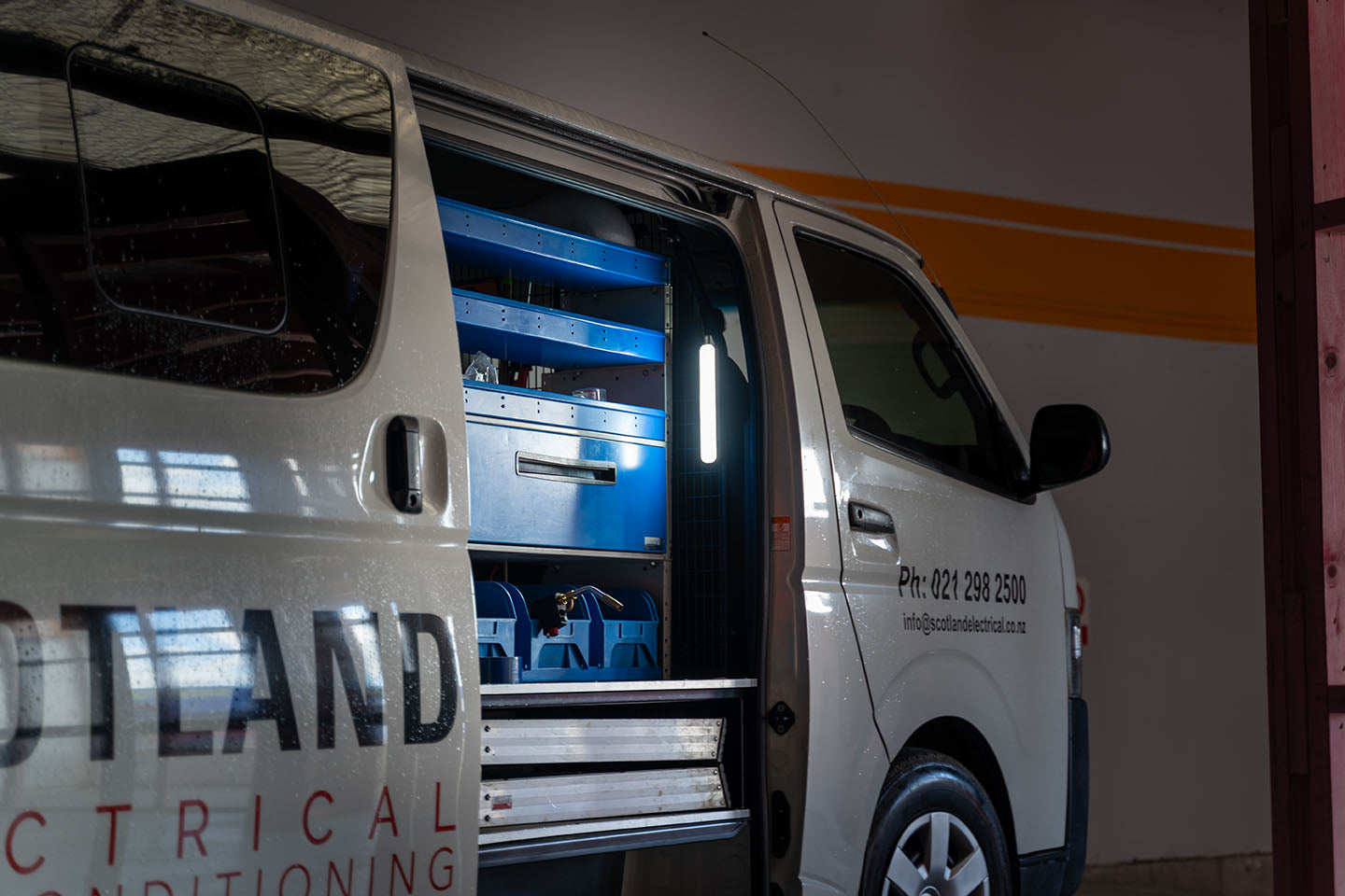 Magnetic LED Light with Motion Sensor (Rechargeable)